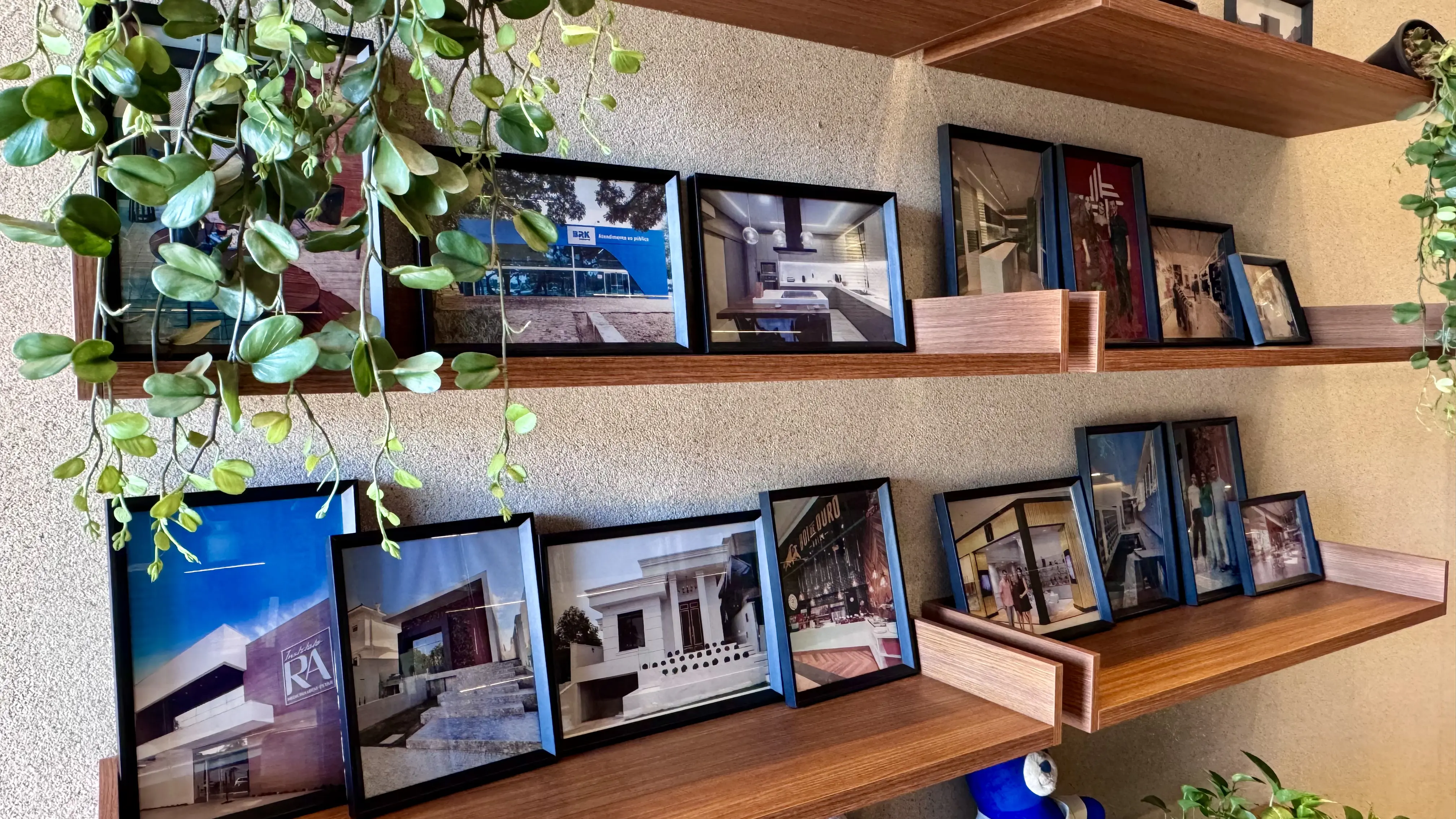 Quadros de acompanhamento de obras da construtora